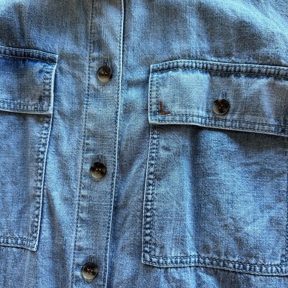 Lafayette 148 light denim button down shirt in size medium - Picture 3 of 6